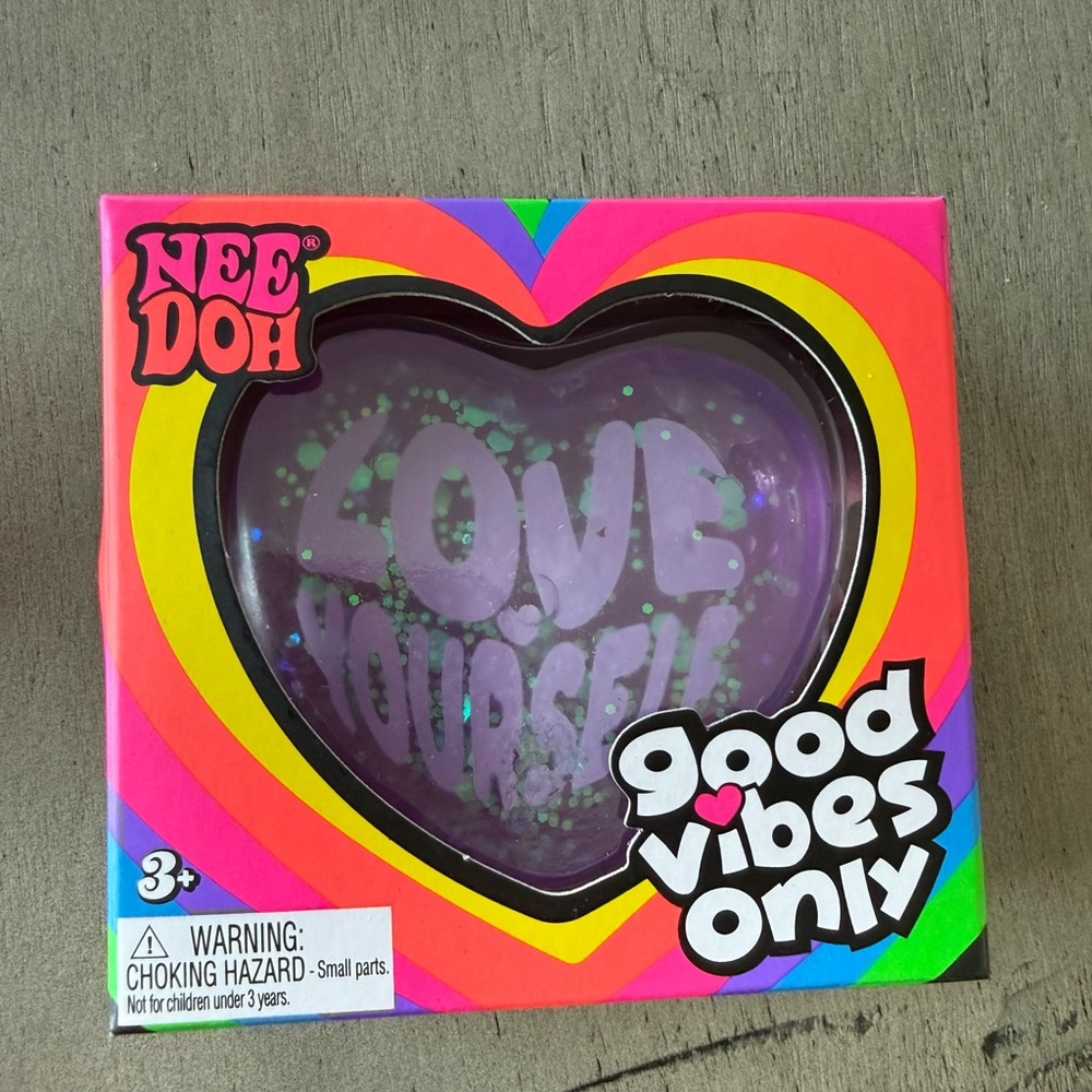 Needoh limited edition GOOD VIBES ONLY Glitter Heart 💜